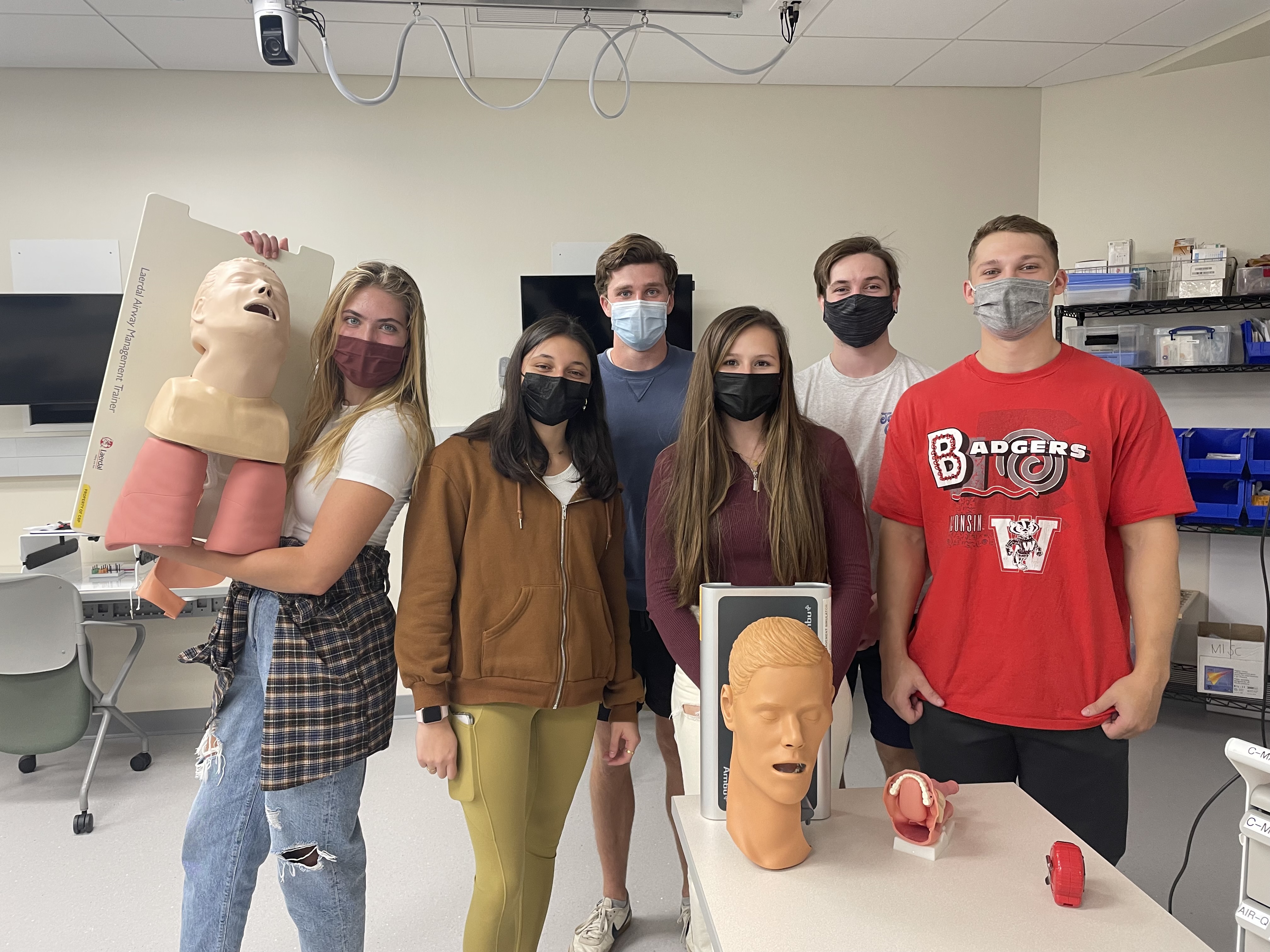 Front row (from left to right) -- Sydney Therien, Sofia Fardella, Vanessa Obrycki, Lars Krugel. Back row (from left to right): Will Onuscheck, Parker Esswein