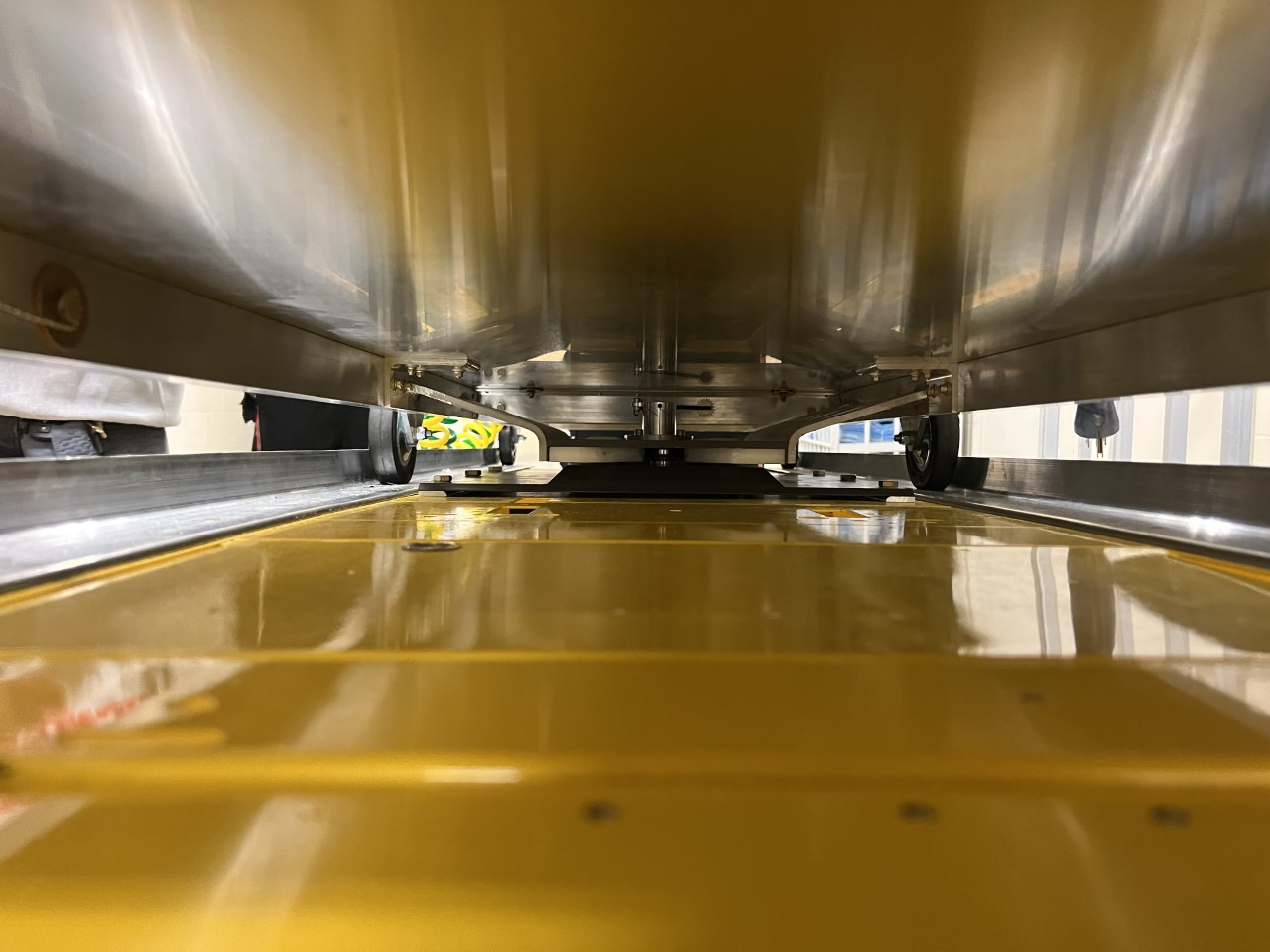 Sled locking mechanism to sled