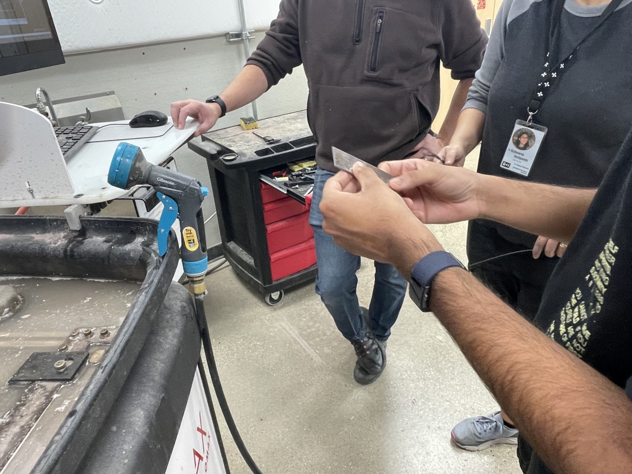 Inspecting first piece cut by the water jet