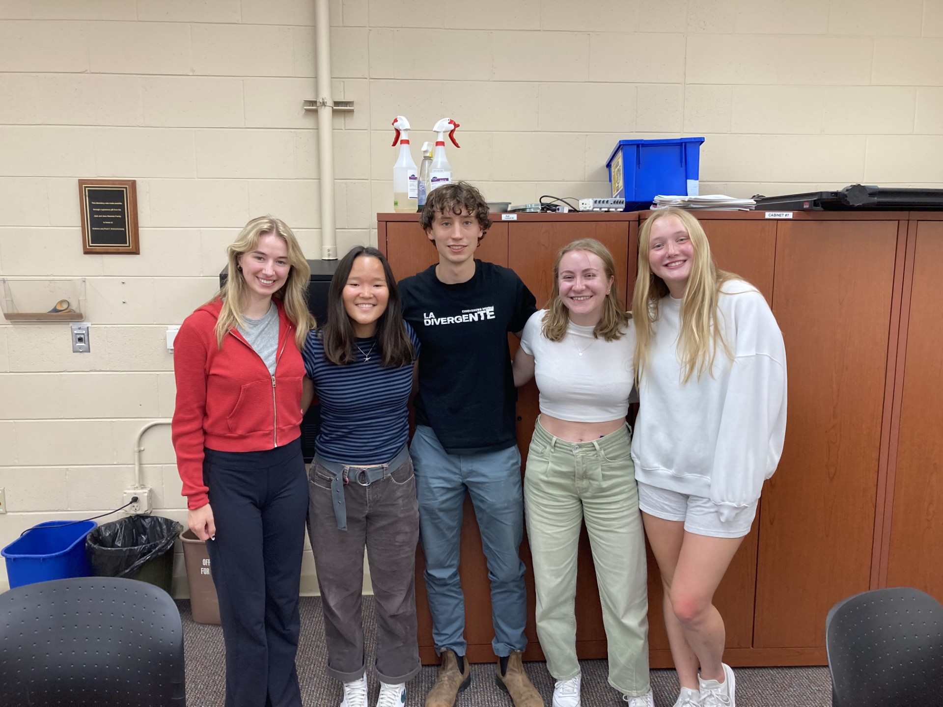 Team Members (from left to right): Allicia Moeller, Helene Schroeder, Wynne Allen, Lilly Mackenzie, Megan Pearson