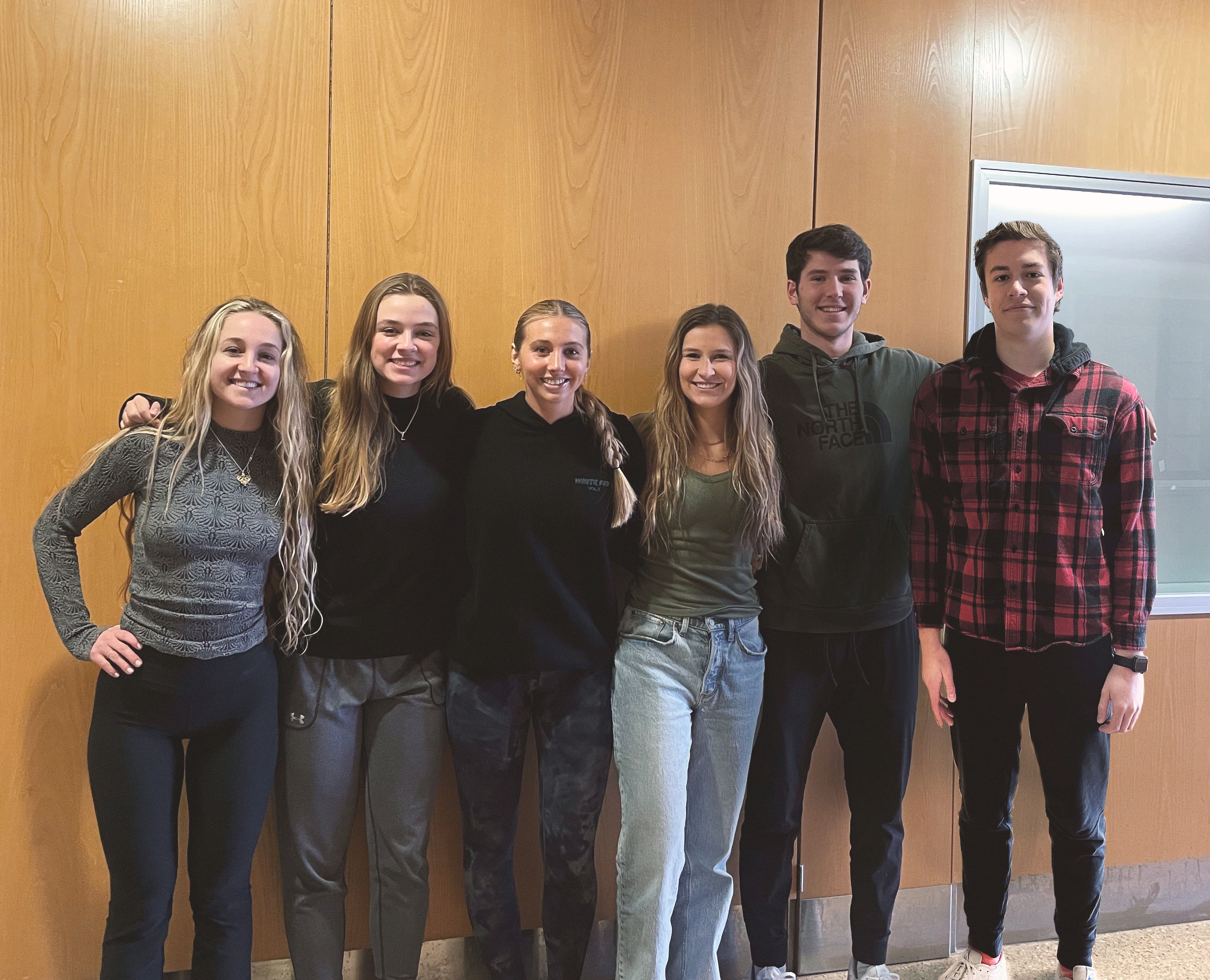 Team Members (left to right): Annabelle Olson, Kasia Klotz, Eva Coughlin, Jenna Krause, Tevis Linser, Tommy Kriewaldt 🧍‍♂️